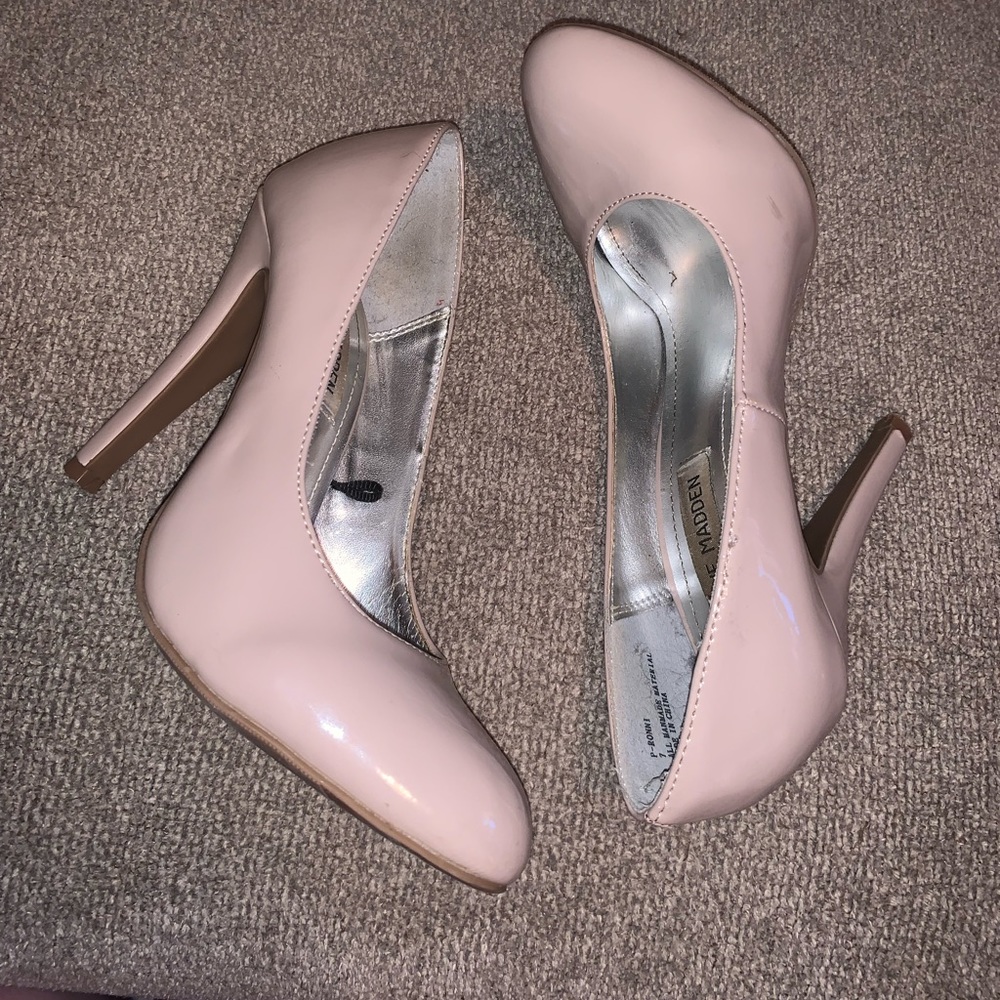 Nude Steve Madden pumps